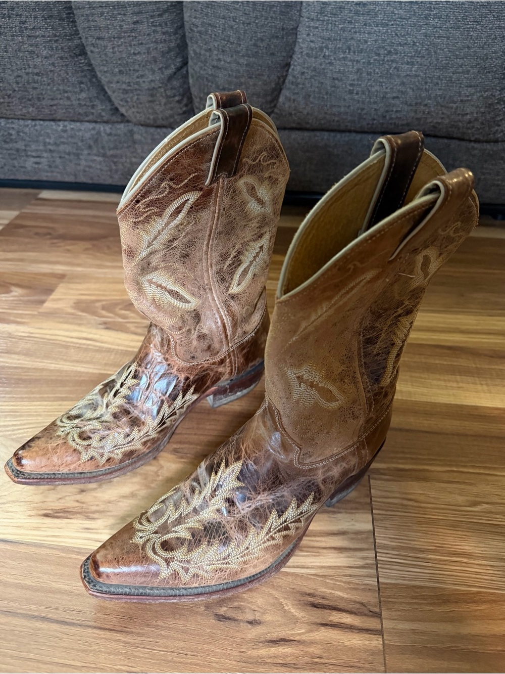 Vintage Justin Cowgirl Boots